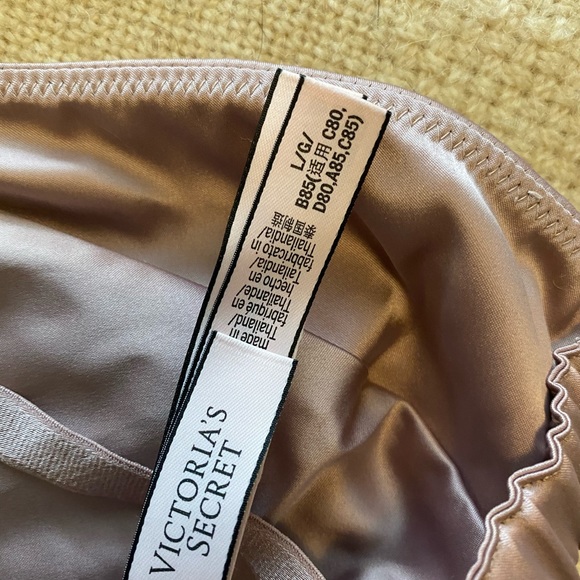 Victoria’s Secret satin bralette - Picture 3 of 4
